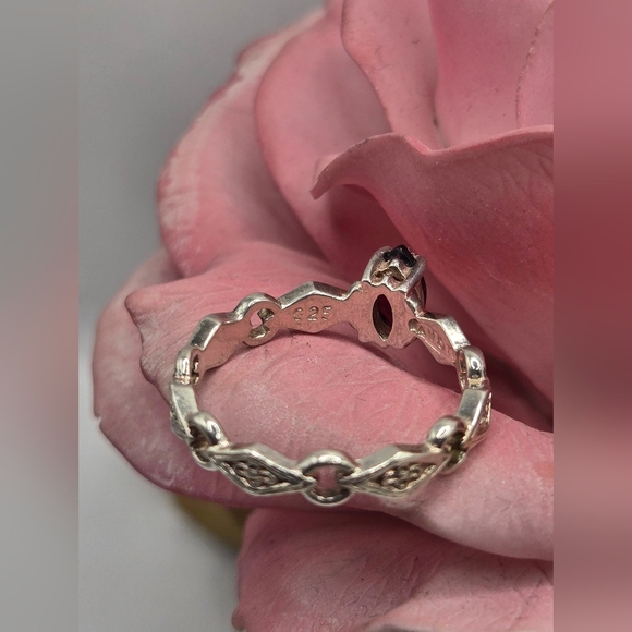 Vintage Avon Rhodolite Garnet  Sterling Silver Ring - Picture 5 of 8